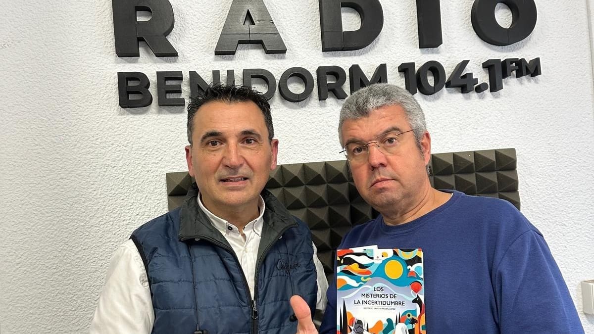 Leopoldo David Bernabéu Presenta su Primer Libro: Los Misterios de la Incertidumbre