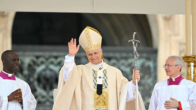 León XIV inicia su pontificado con un llamado a la unidad y la paz